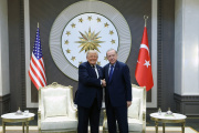 El presidente de Estados Unidos, Donald Trump, y el de Turquía, Tayyip Erdogan, durante la cumbre de la OTAN en Ankara.