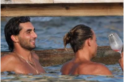 En plenas vacaciones ibicencas con Marcos Llorente, a Ferran Torres le ha salido una novia italiana.