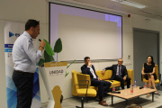 De izquierda a derecha:  Miki López, periodista y delegado de ESdiario en Alicante, y contará con la participación de César Quintanilla, director general de Q Pharma y presidente de CEV Alicante y UEPAL; Jesús Navarro, director general de Carmencita y vicepresidente primero de la Cámara de Alicante; y Eva Miñano, directora de corporativa de European Flyers y vicepresidenta segunda de la Cámara de Alicante.