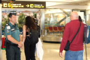 Control de pasajeros en un aeropuerto español