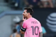 Messi reapareció ante el León tras el fallecimiento de su padre, Jorge