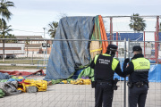 ARCHIVO | Agentes de la policía local, en la feria de Mislata, a 5 de enero de 2022, en Mislata, Valencia (España).