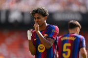 VALENCIA, SPAIN - SEPTEMBER 06: Lamine Yamal of Barcelona celebrates scoring his team’s first goal during the LaLiga EA Sports 2026/27 match between Valencia CF and FC Barcelona at Estadi de Mestalla on September 06, 2026 in Valencia, Spain. (Photo by David Ramos/Getty Images)