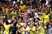 Aficionados de Fenerbahce en la Supercopa de la Euroliga