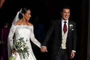 Miguel Sierralta y Alicia Banquez tras darse el 'Sí, quiero' en la iglesia de San Jerónimo el Real.