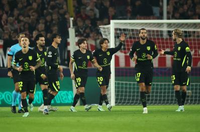 Julián Álvarez hizo el gol del empate del Atlético cortando su mala racha