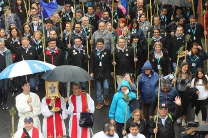Comitiva que ha encabezado la Romería de la Santa Faz
