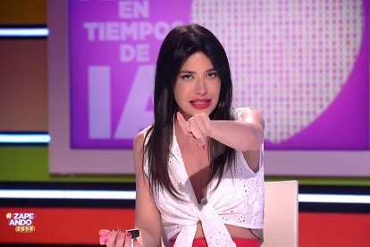 Ares Teixidó compartió con los espectadores de Zapeando sus experiencias con su novia virtual.