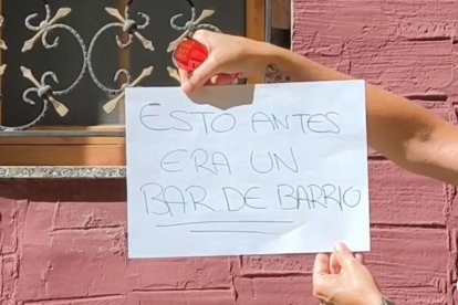 Uno de los carteles