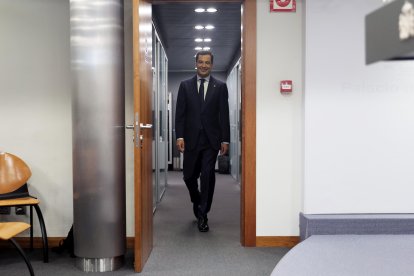 El presidente de la Junta de Andalucía, Juanma Moreno Bonilla, a su llegada al Palacio de La Moncloa en 2022.