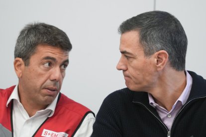 El presidente de la Generalitat valenciana, Carlos Mazón, y el presidente del Gobierno, Pedro Sánchez