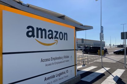 (Foto de ARCHIVO)
Sede Amazon en Illescas, cartel.

EUROPA PRESS
06/3/2019
