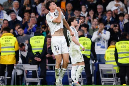 Jacobo Ramón celebra su gol con el Real Madrid.