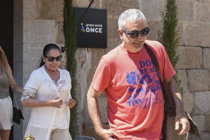 Isabel Pantoja y su hermano Agustín, inseparables.