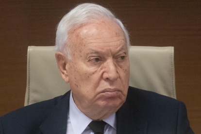 El exministro de Asuntos Exteriores, José Manuel García-Margallo, comparece en la Comisión de Investigación sobre la verdad y las implicaciones derivadas de los atentados de Barcelona y Cambrils, en el Congreso de los Diputados, a 4 de diciembre de 2024, en Madrid (España). El pasado 26 de noviembre arrancaron las primeras comparecencias en la Comisión de Investigación sobre el derecho a saber la verdad y las implicaciones derivadas de los atentados de Barcelona y Cambrils del 17 de agosto de 2017. Hoy ha sido el turno de Villarejo, Nieto Ballesteros y Margallo, una semana después de que el entonces director del Centro Nacional de Inteligencia (CNI) negara en la misma Comisión la teoría sobre la vinculación de los servicios de inteligencia con estos ataques terroristas de corte yihadista que se desarrollaron en las poblaciones de Barcelona y Cambrils, en Cataluña.

Eduardo Parra / Europa Press
04 DICIEMBRE 2024;COMISIÓN;CONGRESO;ATENTADOS;TERRORISMO;TERRORISTAS;2017
04/12/2024