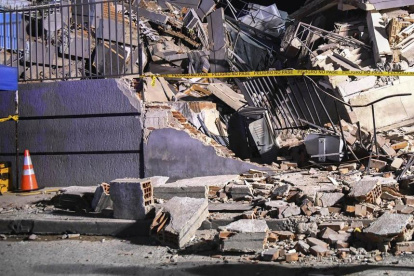 Edificio derrumbado por los terremotos en Venezuela.