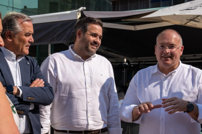 El presidente del PP en Castilla-La Mancha, Paco Núñez, junto al secretario general del PP, Miguel Tellado