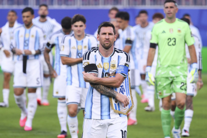 KANSAS CITY, MISSOURI - JULY 11: Lionel Messi #10 of Argentina looks on during the FIFA World Cup 2026 Quarter Final match between Argentina and Switzerland at Kansas City Stadium on July 11, 2026 in Kansas City, Missouri. (Photo by David Ramos/Getty Images)