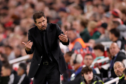 Diego Simeone, el inventor del "equipo del pueblo", ya no tiene excusas