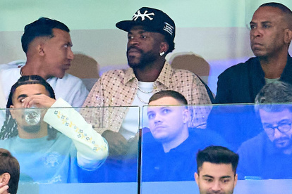 Vinicius, en el palco de jugadores no convocados del Santiago Bernabéu