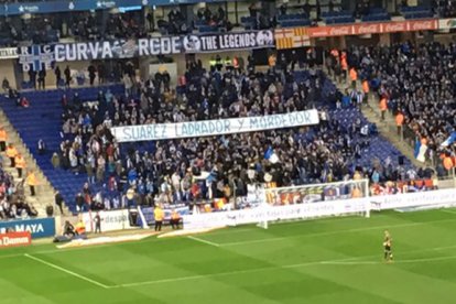 Los seguidores dolidos por la actitud de los blaugranas también tuvieron para Luis Suárez.