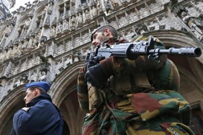 Varias operaciones policiales pusieron en jaque a los vecinos en el centro de Bruselas.