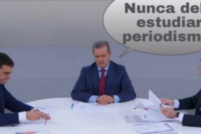 Fotografía del debate que corre por la red.