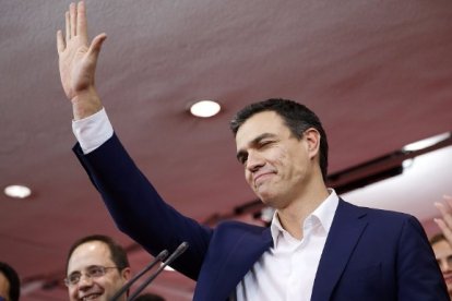 Sánchez celebra sus resultados.