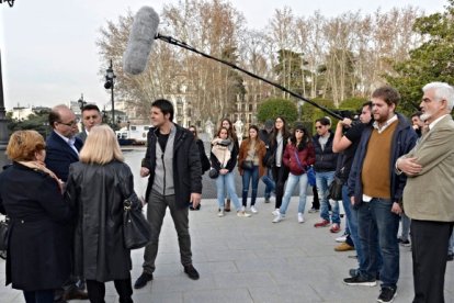 Un momento de la grabación del primer programa de Cintora A Pie de Calle.