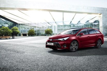 Toyota Avensis 2017, adaptación total