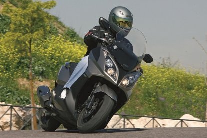 Kymco lanza el nuevo Super Dink: movilidad urbana Premium