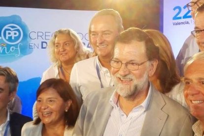 Mariano Rajoy con Isabel Bonig y el PPCV