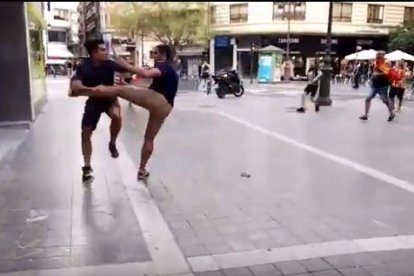 Incidentes en la tensa manifestación vespertina de Valencia