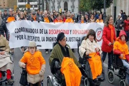 Oltra suspende en dependencia con 30.000 personas a la espera de una ayuda