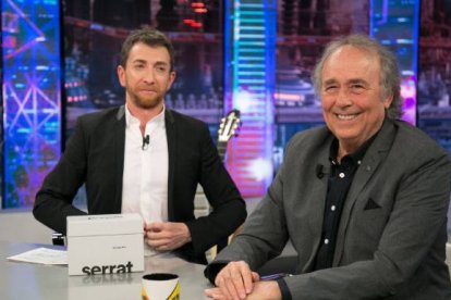 Serrat deja locos a todos los que le llaman facha en el plató de 