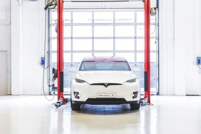 Tesla abre su primer centro de servicio en España