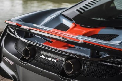 McLaren MSO Gulf Racing 675LT-detalle