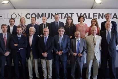 El Consell con los miembros del Consejo Consultivo I+D+i, ayer en Alicante