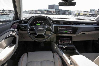 Audi e-tron Prototype-interior