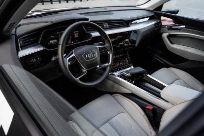 Audi e-tron Prototype-interior