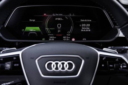 Audi e-tron Prototype-interior