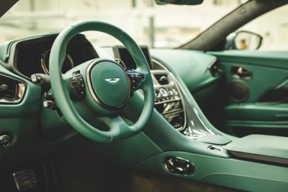 Q by Aston Martin DB11 Classic Driver Edition-interior