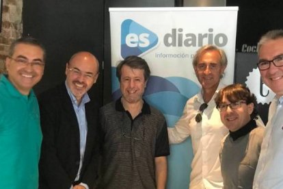 Imagen de los participantes en el debate "Fer Rogle" de ESdiarioCV