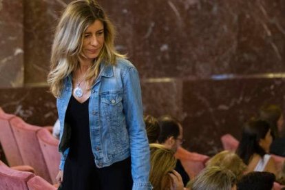 Begoña Gómez asegura que tuvieron 10 días para hacer la mudanza.