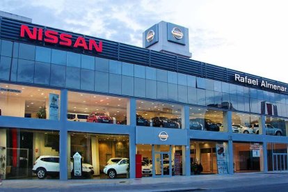 Nissan Valencia