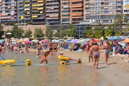 Zona accesible de la playa de El Postiguet de Alicante.