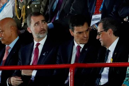 El Rey, junto a Sánchez y Torra, en la inauguración de los Juegos del Mediterráneo.