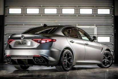 Alfa Romeo Giulia Quadrifoglio NRING-trasera