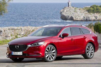 Nuevo Mazda6 wagon-frontal