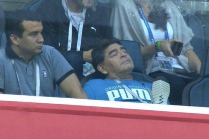 El vídeo más embarazoso de Maradona corre como la espuma por Whatsapp